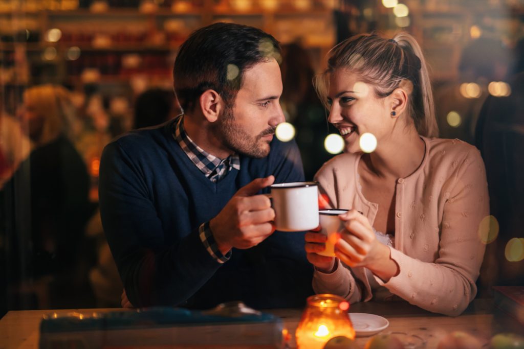 bar couple